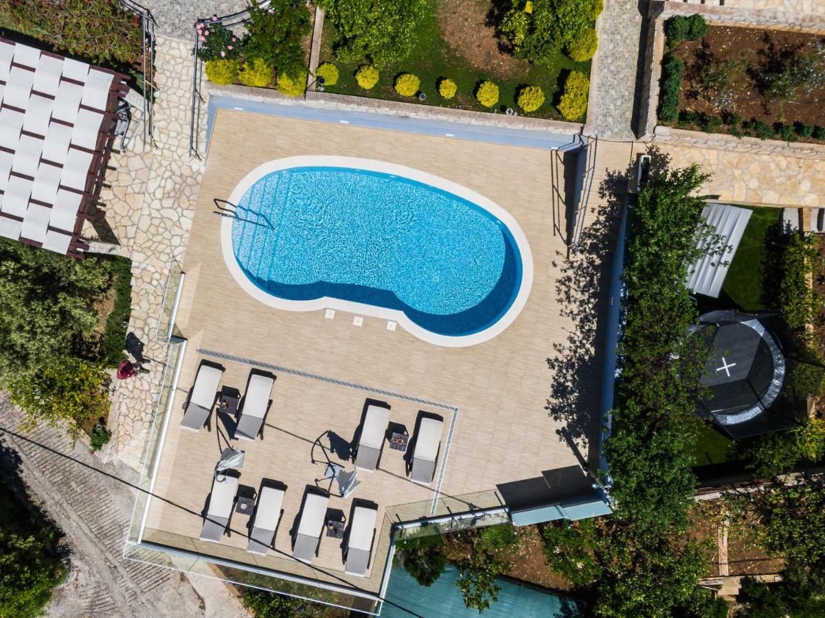 Apartments Separovic Prizba Exterior photo