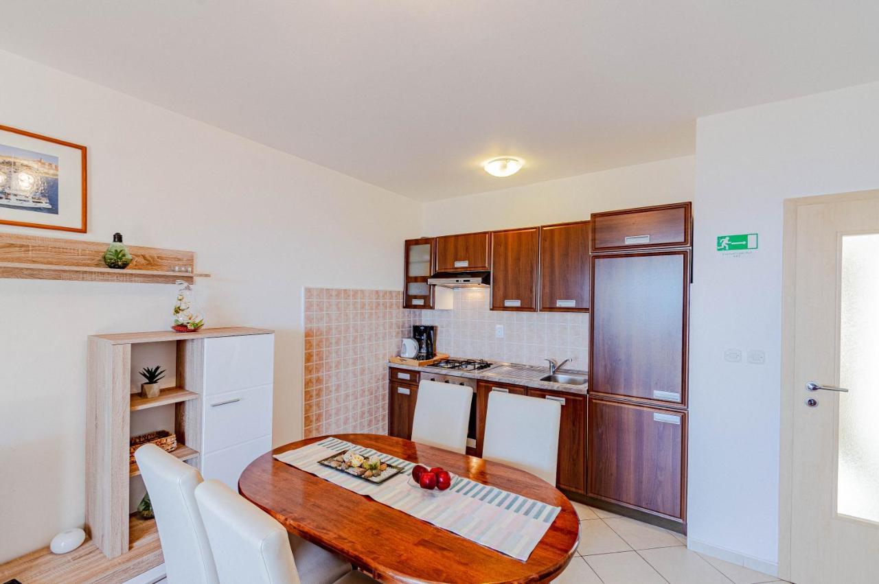 Apartments Separovic Prizba Exterior photo